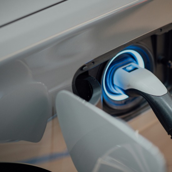 A 12-Minute Charge for 500 Miles: The EV Battery Breakthrough That Could Reshape Mobility