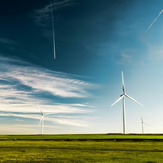 The grid-forming inverters teaching batteries to stabilise renewable grids